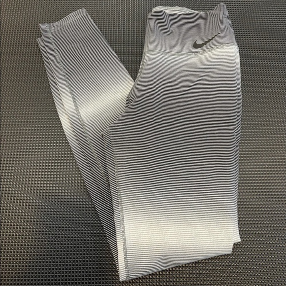 Nike Legging Size Small - Picture 10 of 13